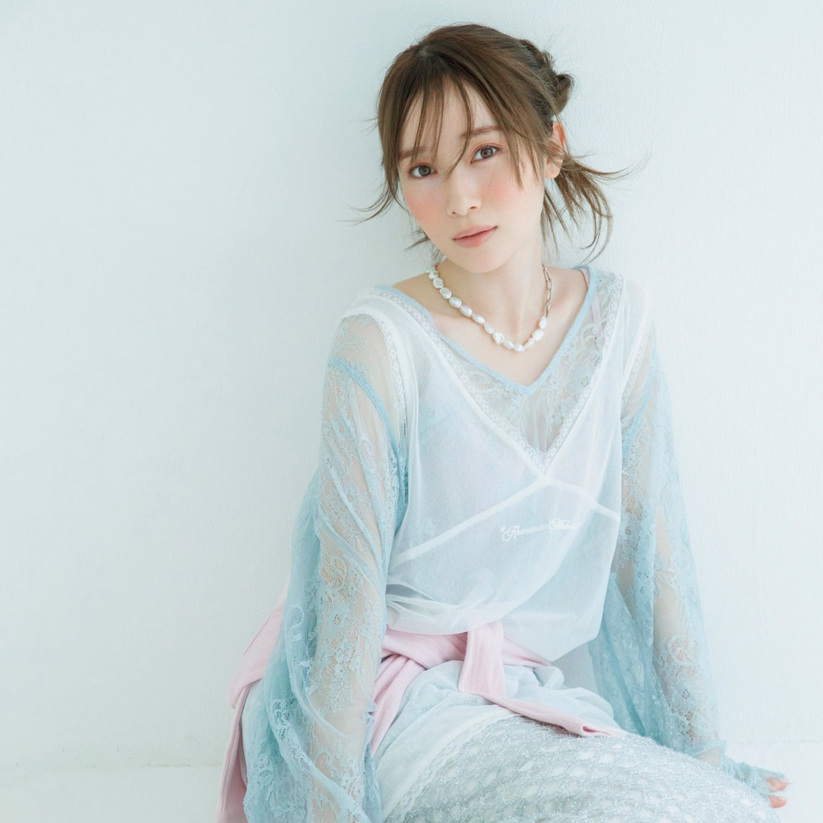【櫻坂46守屋麗奈】チーク2色使いで“メロいほっぺ”に♡ 骨格美人のつくり方