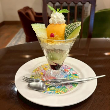 ロイヤルホスト　メロンのパフェ
