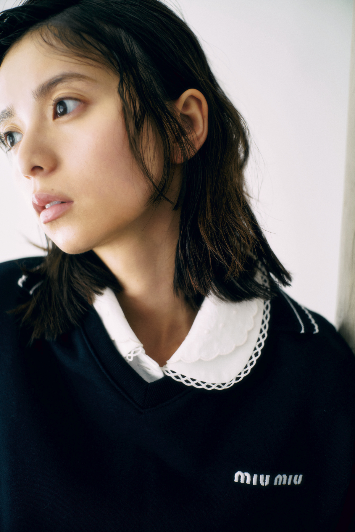 【齋藤飛鳥】20cmの大胆ヘアカット♡ 新しい魅力引き出す「夏のレディコーデ」4選