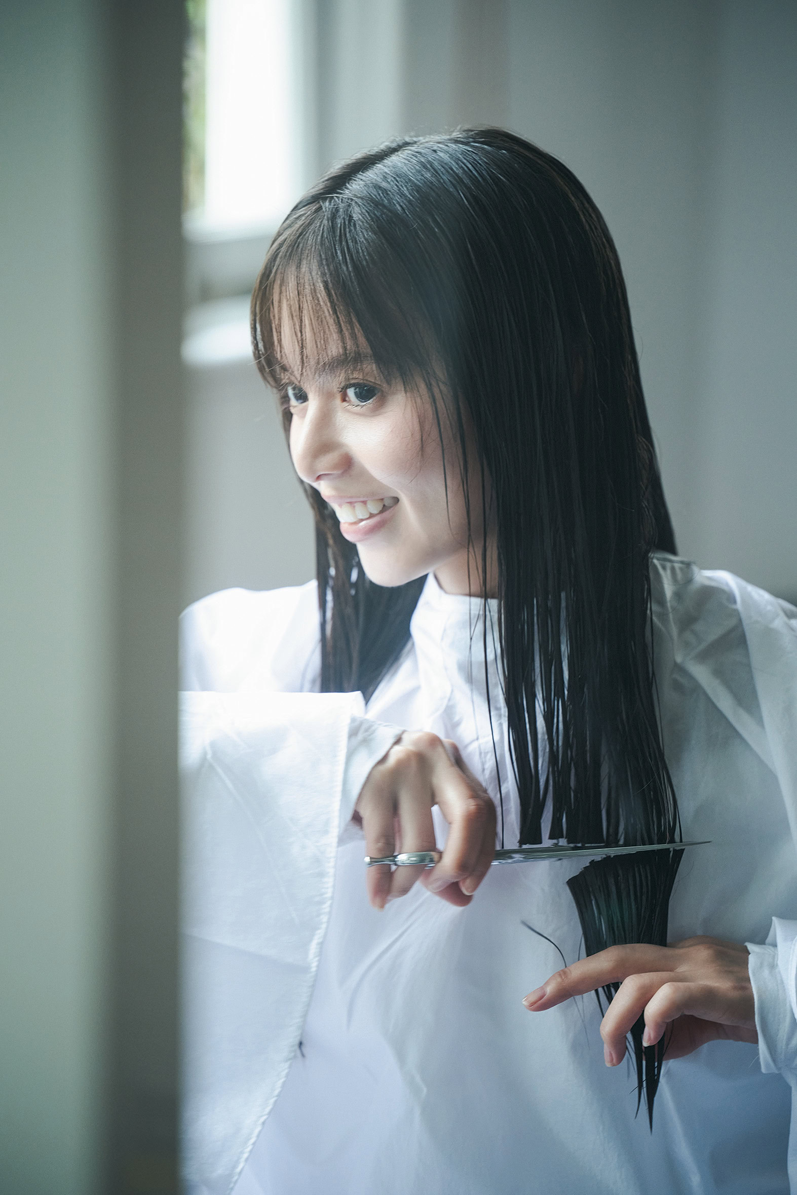 齋藤飛鳥　髪を切る