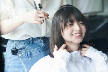 齋藤飛鳥　髪を切る