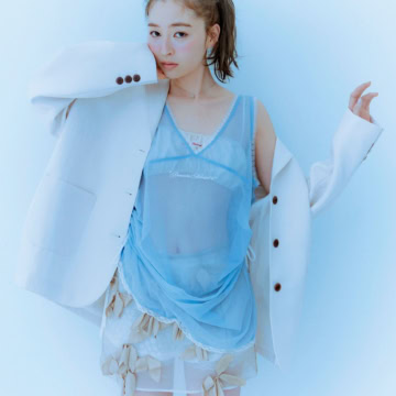攻めた肌見せは“甘すぎない”のが正解♡ 「ブラトップ」を透けさせるヘルシーな色っぽコーデ