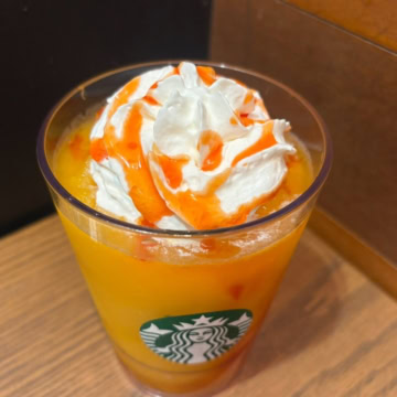 スタバ　ぎゅぎゅっと オレンジ&マンゴーフラペチーノ®
