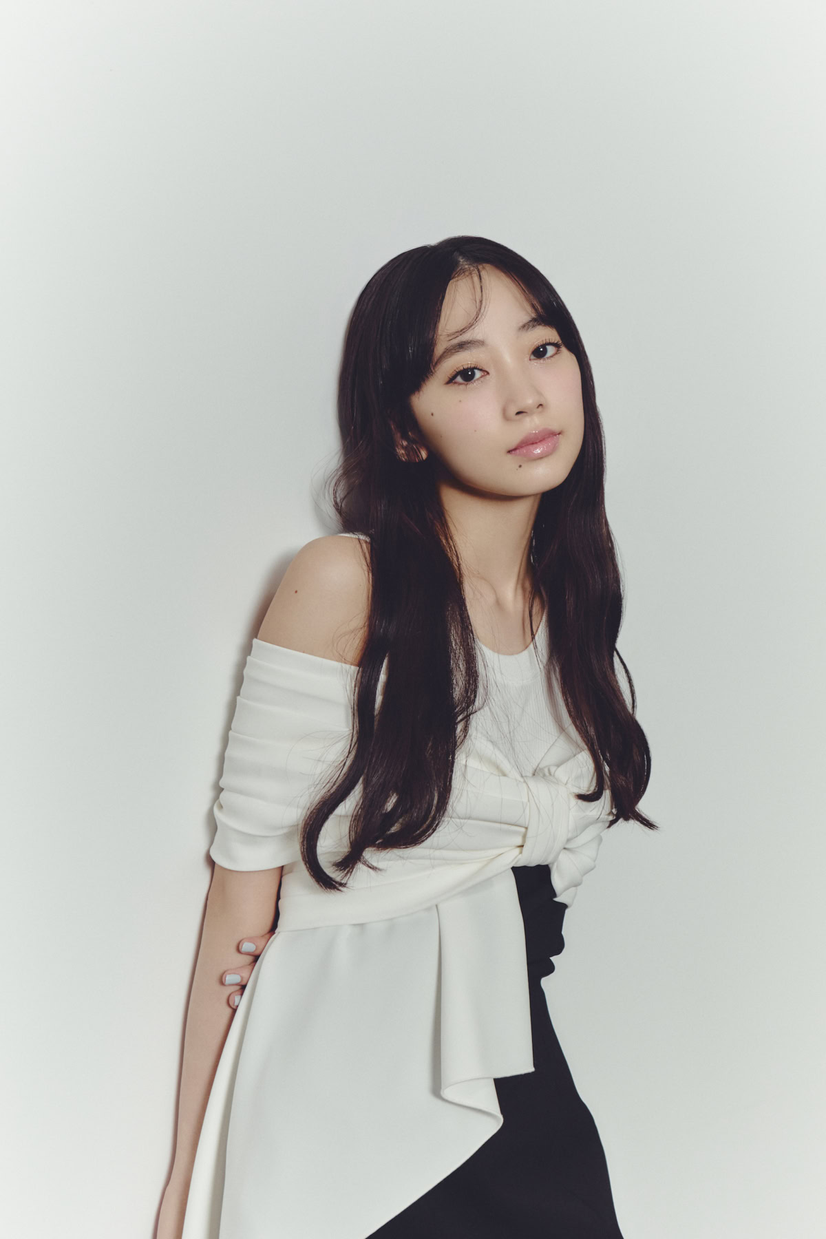 メイクブランド・KATEのスペシャルムービーにも出演する俳優・近藤華さんに、8月28日(金)全国公開の映画『見えない娘 THE INVISIBLES』への想いを聞いた。