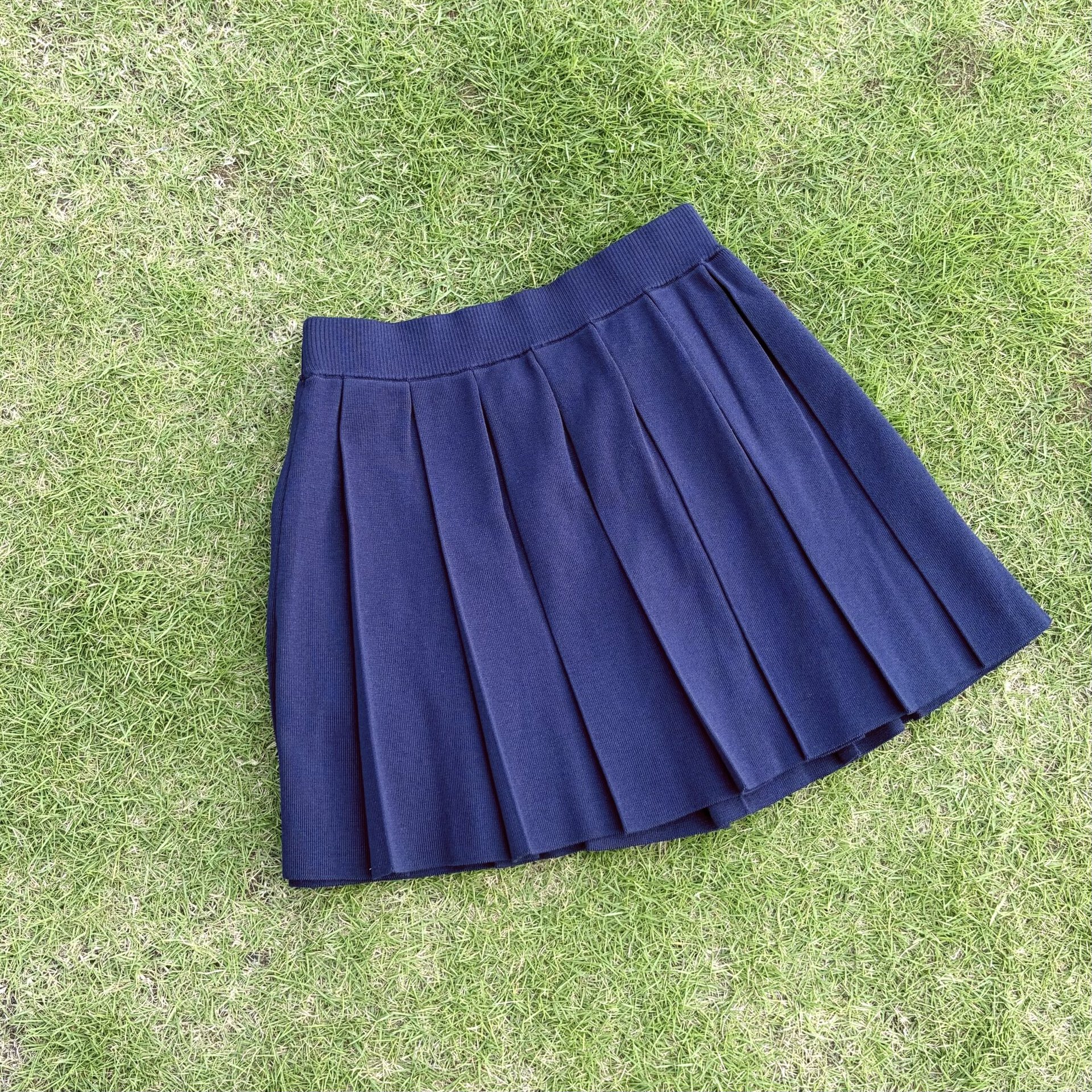 GU「秋のミニ丈スカート」