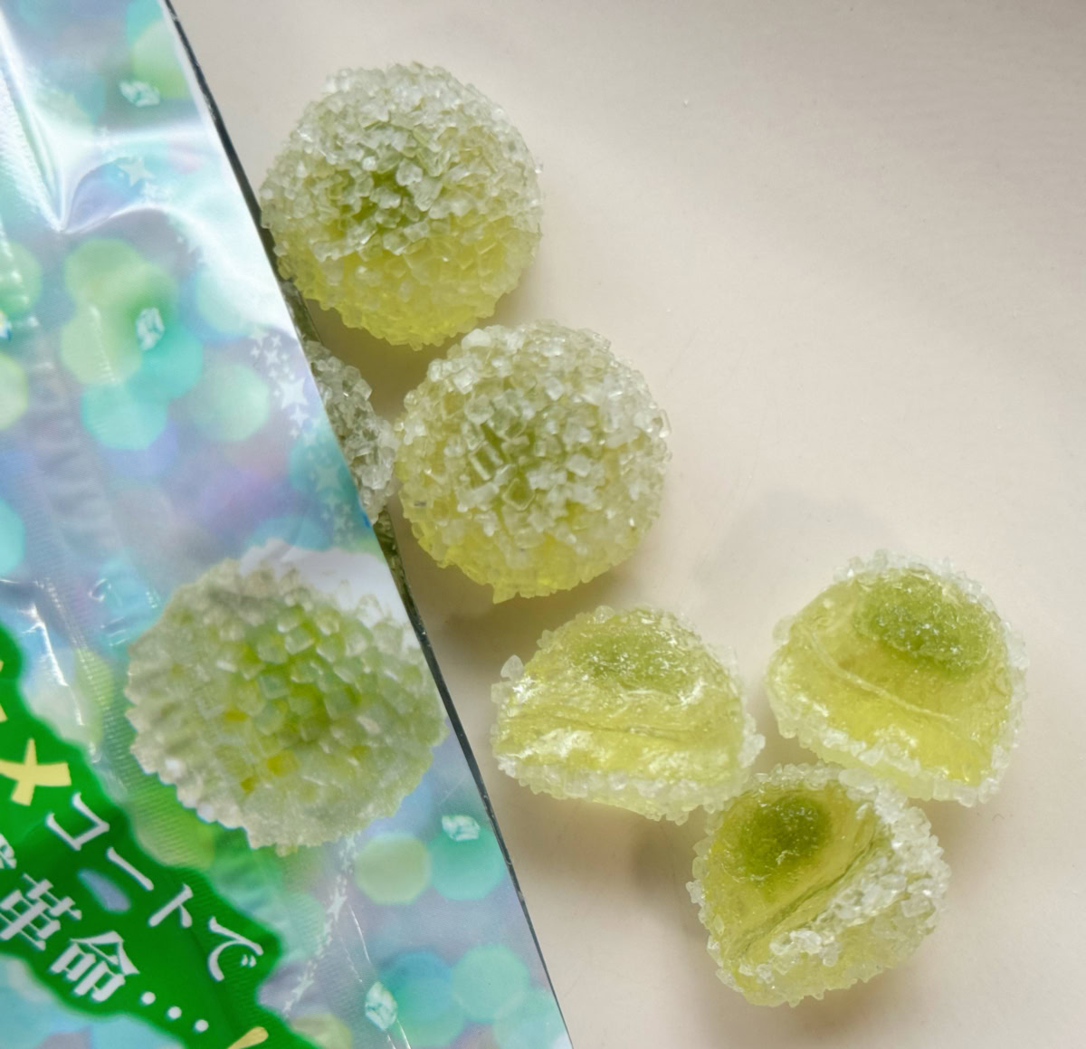 噛むたびに独特の食感にハマってしまうこと間違いなし!