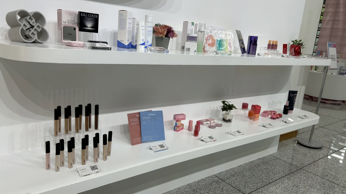 1階展示棚