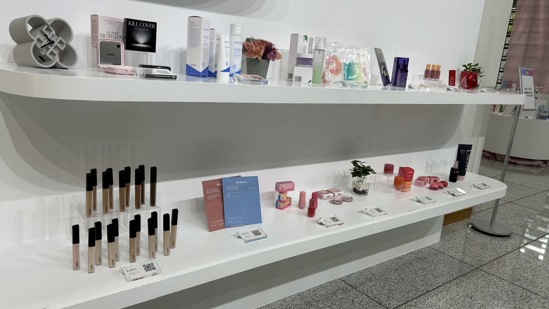 1階展示棚