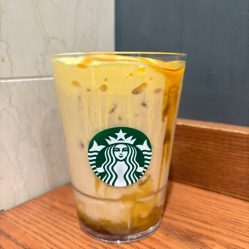 スタバ　とろり蜜芋 紅はるか ムース ティー ラテ