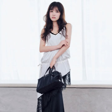 【矢吹奈子】私服は“色っぽ”大人のモノトーンコーデ♡ 夏の思い出フォトも大公開