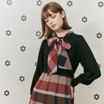 【ブルーレーベル・クレストブリッジ×sweet】取り外せるリボンで着こなし自在♡ 秋の本命ロマンティックコラボドレス完成!