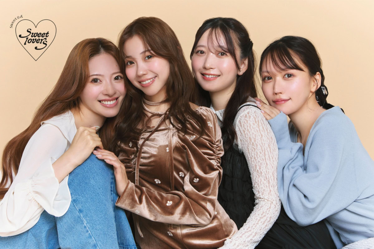 sweet lovers 3期生メンバー4名の集合カット(笑顔)