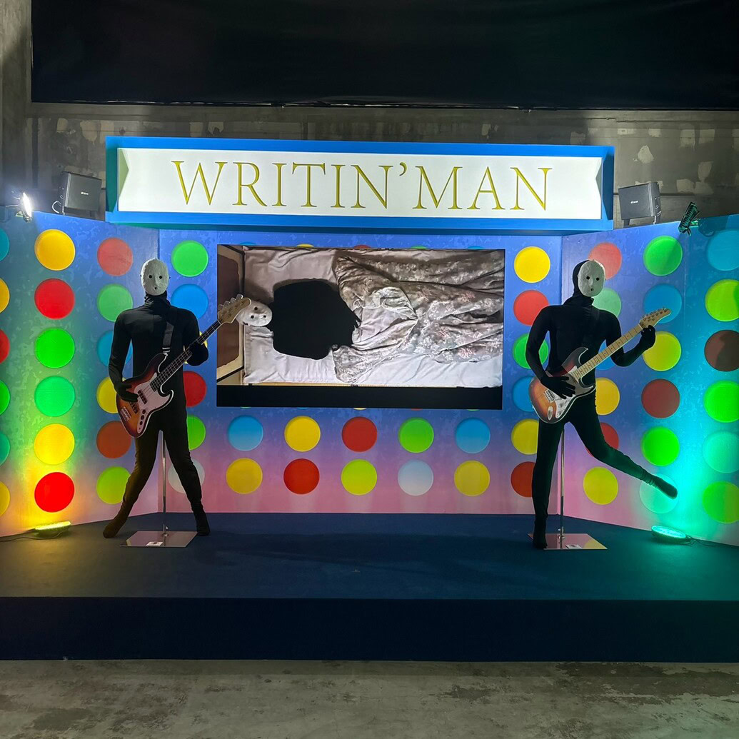 雨穴の変な世界展。 音楽ステージ