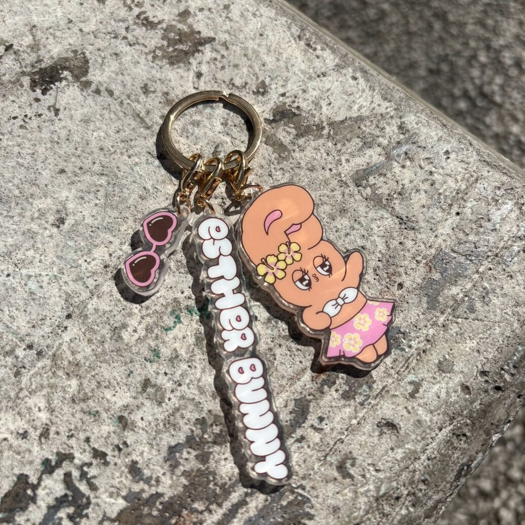 日焼け エスターバニー　アクリルキーホルダー