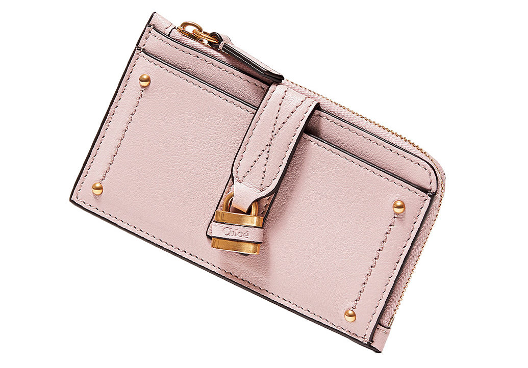 Chloé（クロエ）のパドロックとスタッズがあしらわれた淡いピンクのレザーコイン＆カードケース