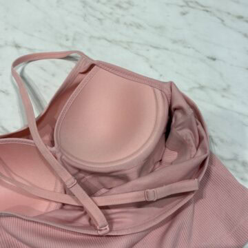 GU　ブラフィール2WAYクロップドキャミソール