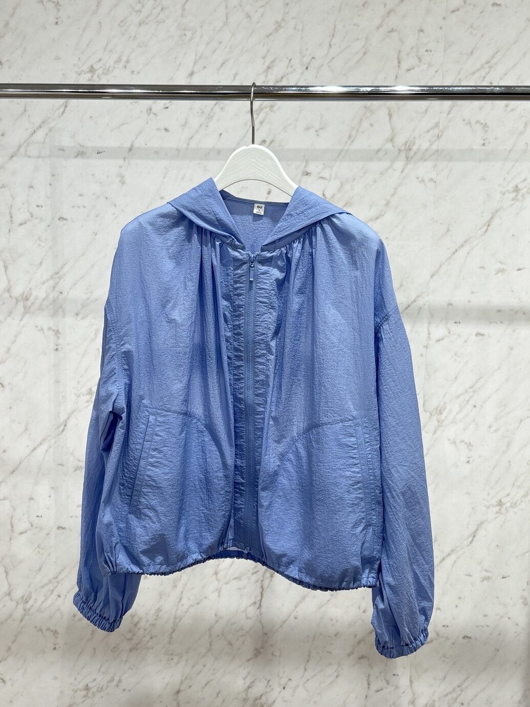 GU　UVカットシアーパーカ