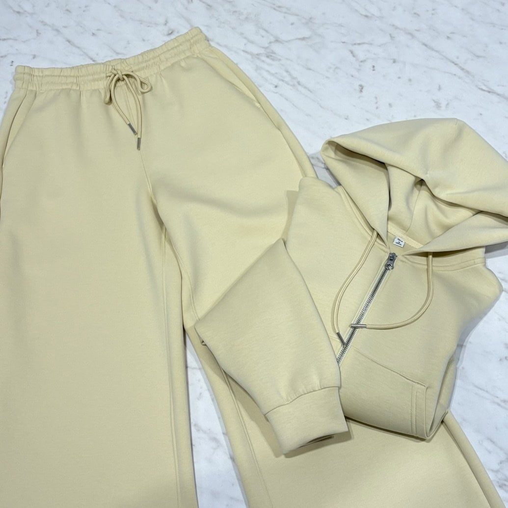 GU　パフスウェットフルジップパーカ／パフスウェットバギーパンツ