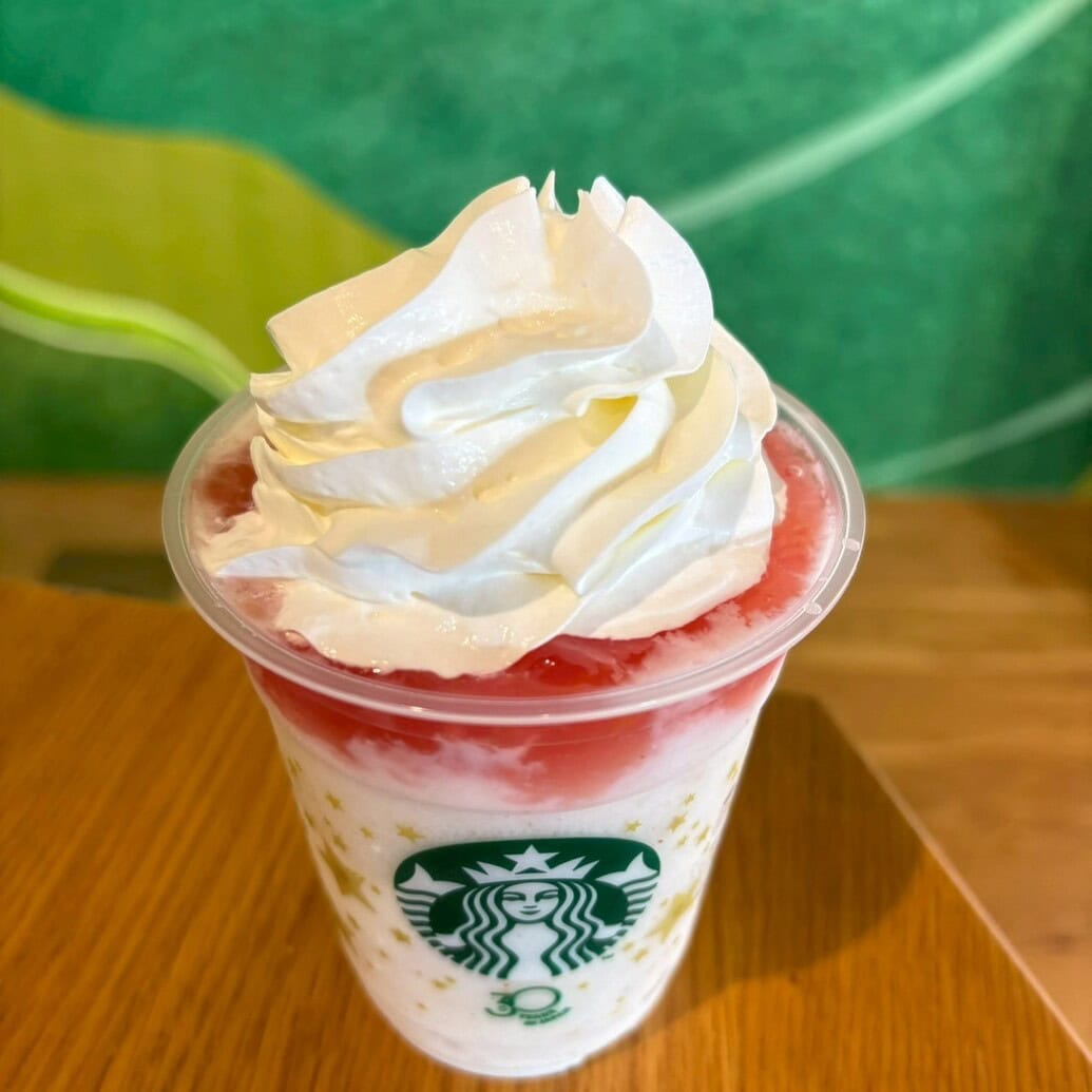 スタバ　THE フラペチーノ® of フルーツ‐オン‐トップ‐ヨーグルト with クラッシュ ナッツ