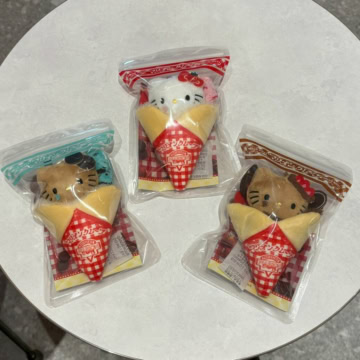マリオンクレープ × HELLO KITTY　ぬいぐるみチャーム