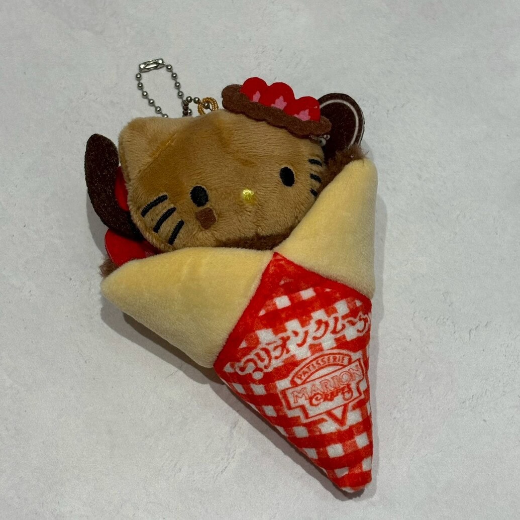 マリオンクレープ × HELLO KITTY　ぬいぐるみチャーム　いちごチョコショコラver.