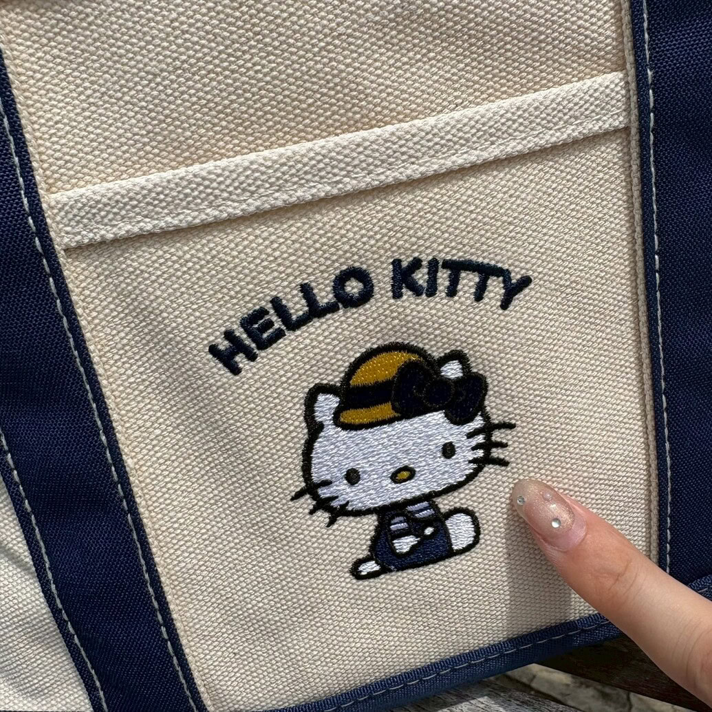 ハローキティ　刺しゅうがかわいいキャンバス風ランチトート