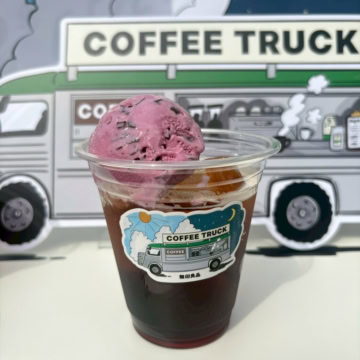 無印良品　カフェインレスコーヒー カシスソーダフロート ICED