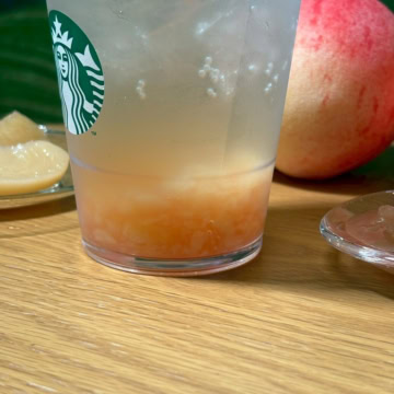 スタバ　チラックス ソーダ ピーチ
