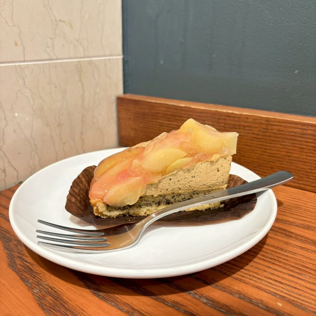 スタバ 白桃&アールグレイタルト