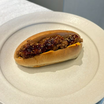 タリーズ　ヤンニョムチキンチーズサンド