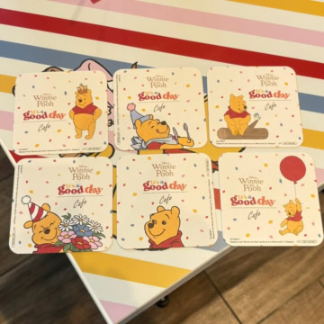 くまのプーさんデザインのカフェコースター6枚セット.