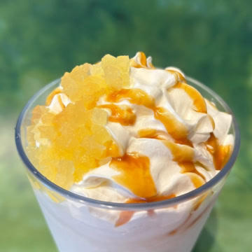 スタバ　青森やだらめぇりんご アーモンドミルクフラペチーノ®