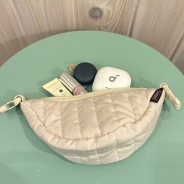 コールマン　クロワッサン形ポーチチャーム