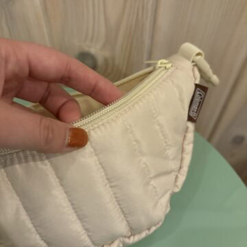 コールマン　クロワッサン形ポーチチャーム