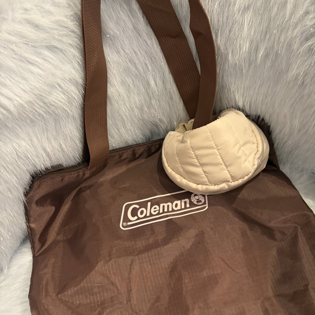 コールマン　クロワッサン形ポーチチャーム