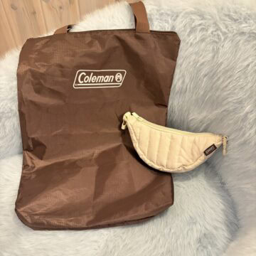コールマン　ジップ付きトート、クロワッサン形ポーチチャーム
