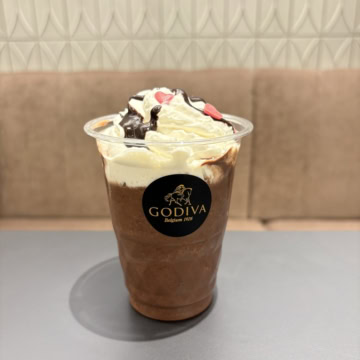 【ゴディバ新作】バレンタイン限定ご褒美スイーツ♡ 贅沢な生ショコラやいちごパフェを実食レビュー！
