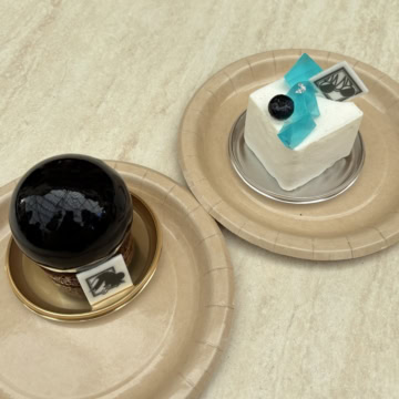 夏油 傑のムース ～チョコレート＆オレンジ～、五条 悟のムース ～ヨーグルト＆ブルーベリー～