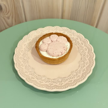 ファミリーマート　肉球タルト（いちご&チョコ）　