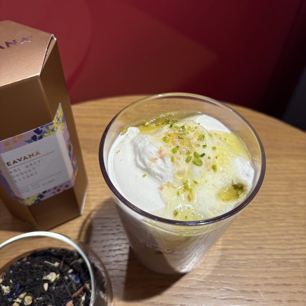 スタバ　アールグレイ ハニーレモン ムース ティー ラテ