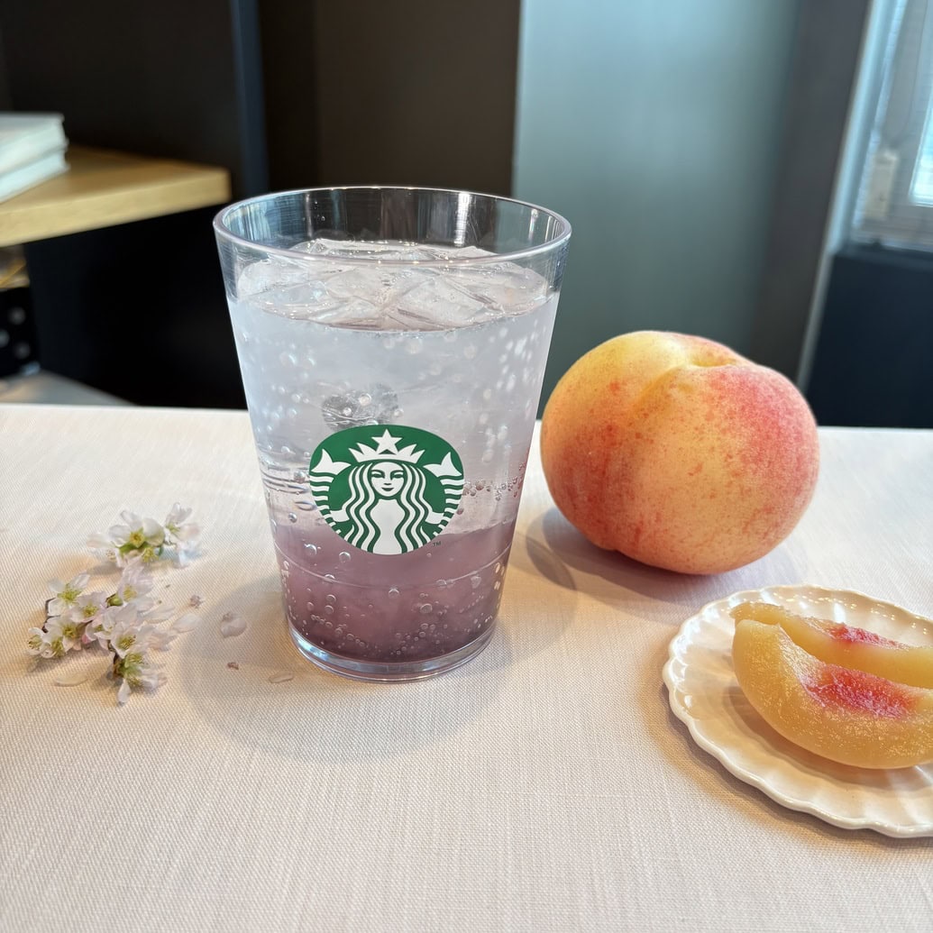 スタバ　桜 咲くよ 白桃 ソーダ