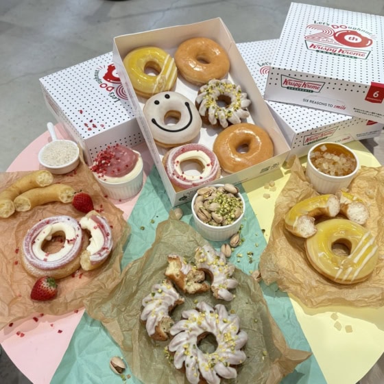 【クリスピー・クリーム・ドーナツ】お花見や春ピクニックはこれで決まり♡ 期間限定のカラフルドーナツ5種を食べ比べ！