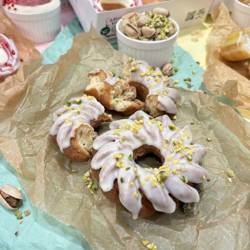 ピスタチオ ホワイト チョコ クルーラー​