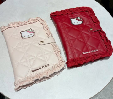 メゾン ド フルール × ハローキティ　いちごマルチケース