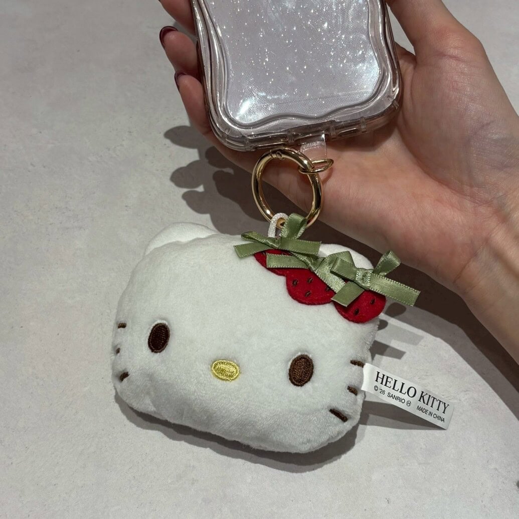 メゾン ド フルール × ハローキティ　いちごぬいぐるみチャーム　
