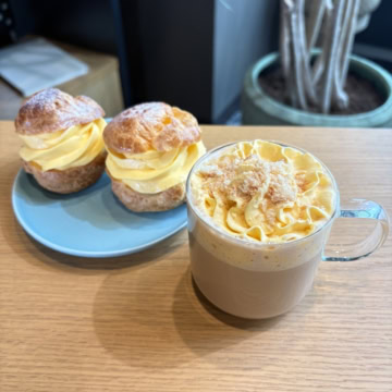 スタバ　シュークリーム ラテ
