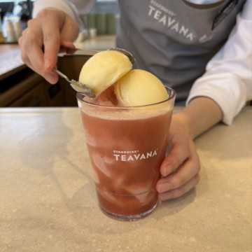 ストロベリー & ダブル ティー フローズン