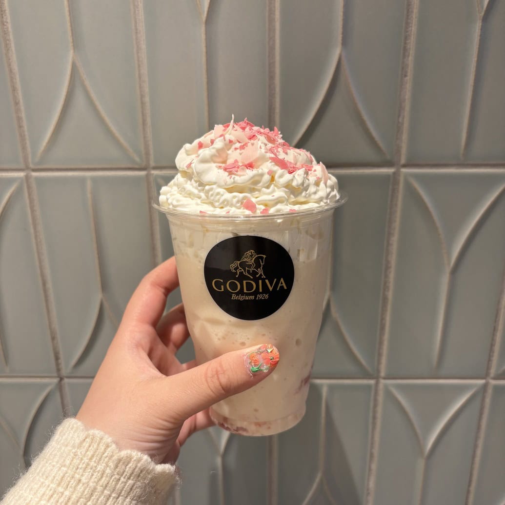 【ゴディバ新作】春爛漫♡ お花見気分が高まる「桜の瞬きショコリキサー」を飲んでみた！