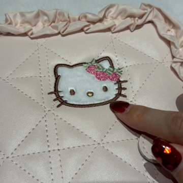 メゾン ド フルール × ハローキティ　いちごマルチケース