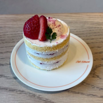 カフェ キツネ　桜ショートケーキ